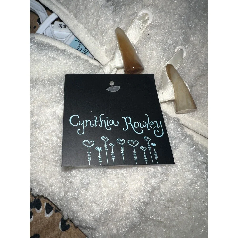 NWT! Cynthia Rowley 3 Piece Outfit Baby 24M Beautiful Faux Fur Vest Shirt Pants